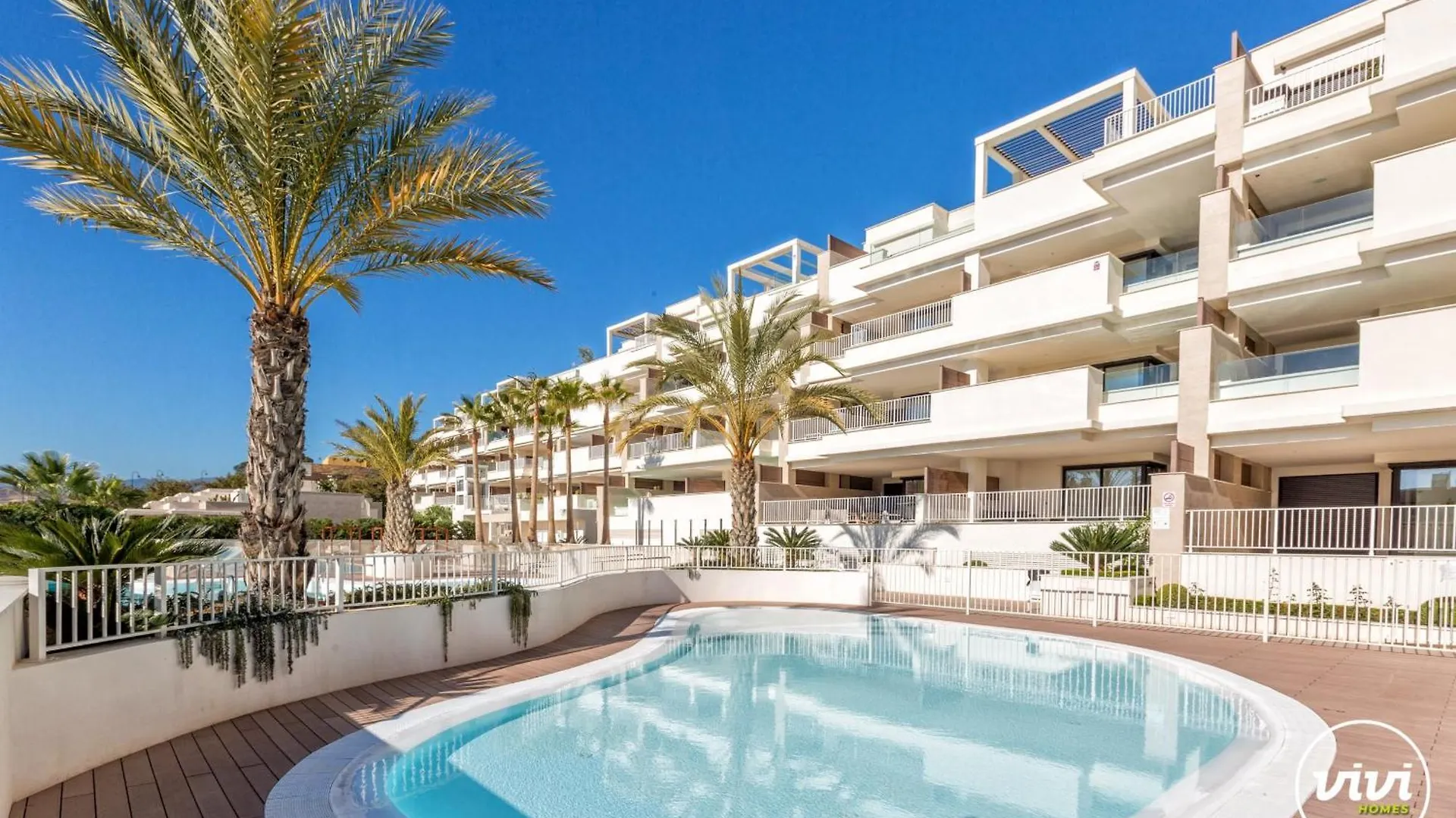 Vivi Homes - Sara Pool, Terrace, Golf & Beach location